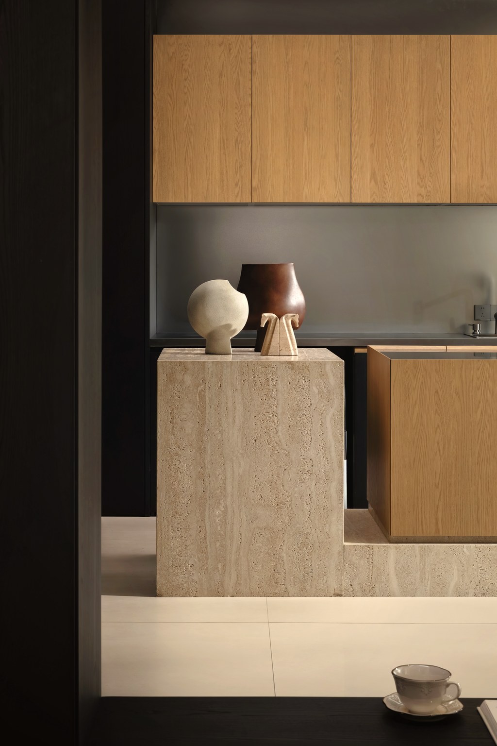 Travertine worktop detail