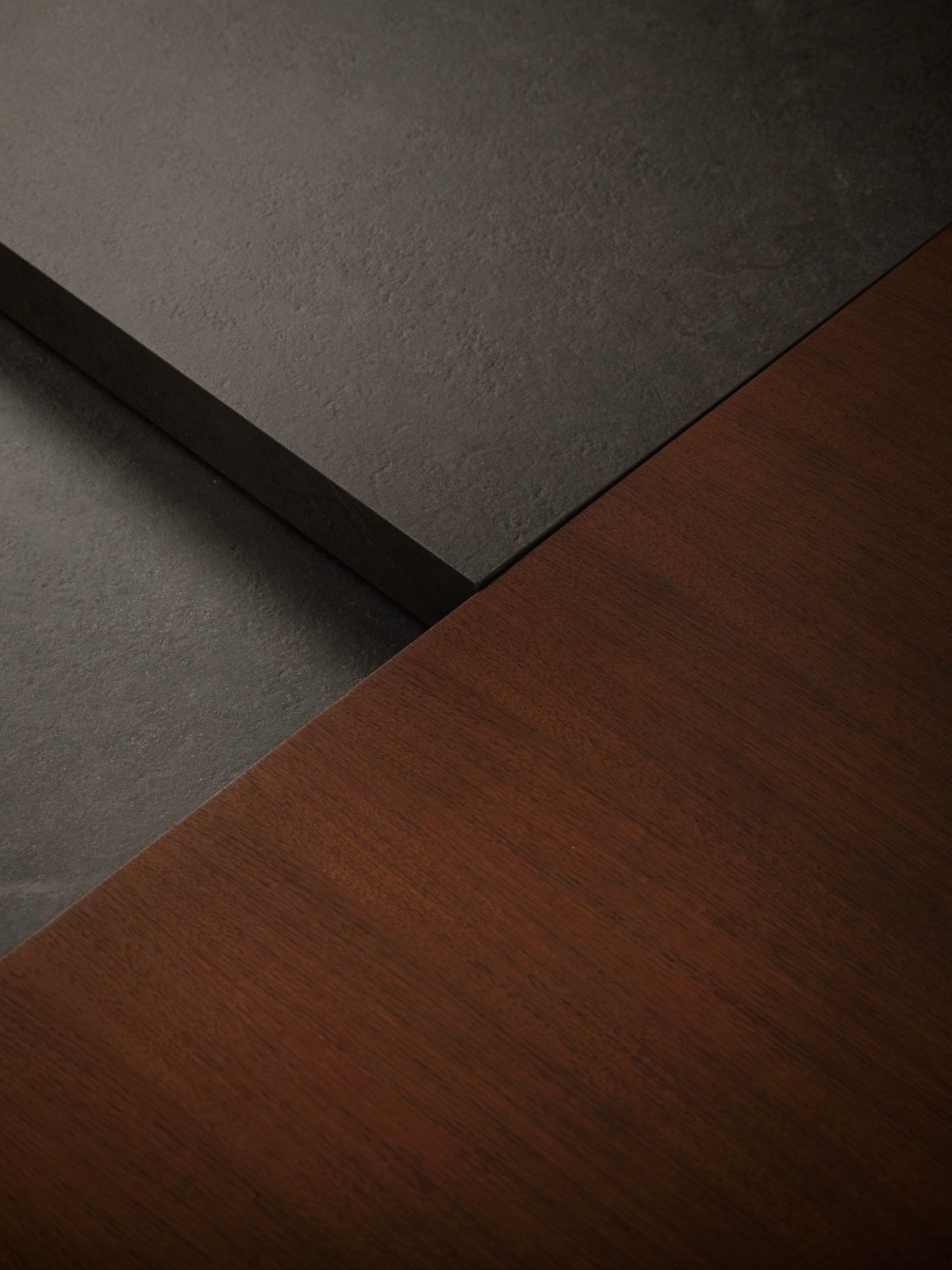 Walnut × Nero Stone